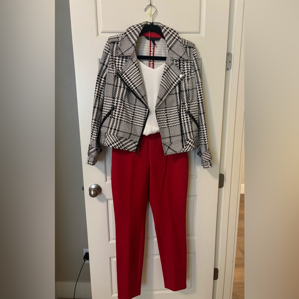 Vibrant Red Skinny Ankle Pants - Picture 2 of 5